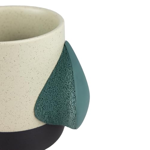YY Vertical Climbing Mug Evo competition model highlights precise grip during sips.