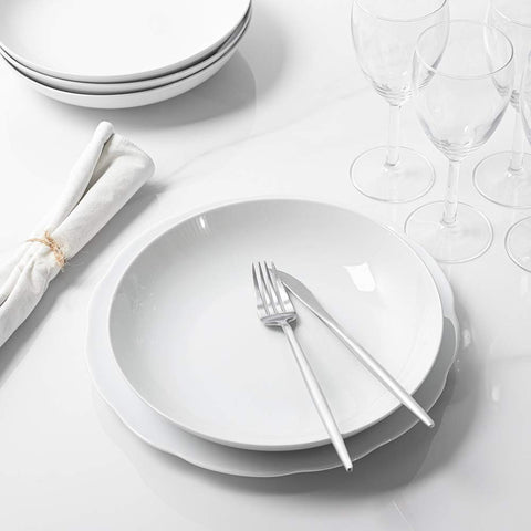 Y YHY porcelain durability supports everyday meals with easy cleaning.