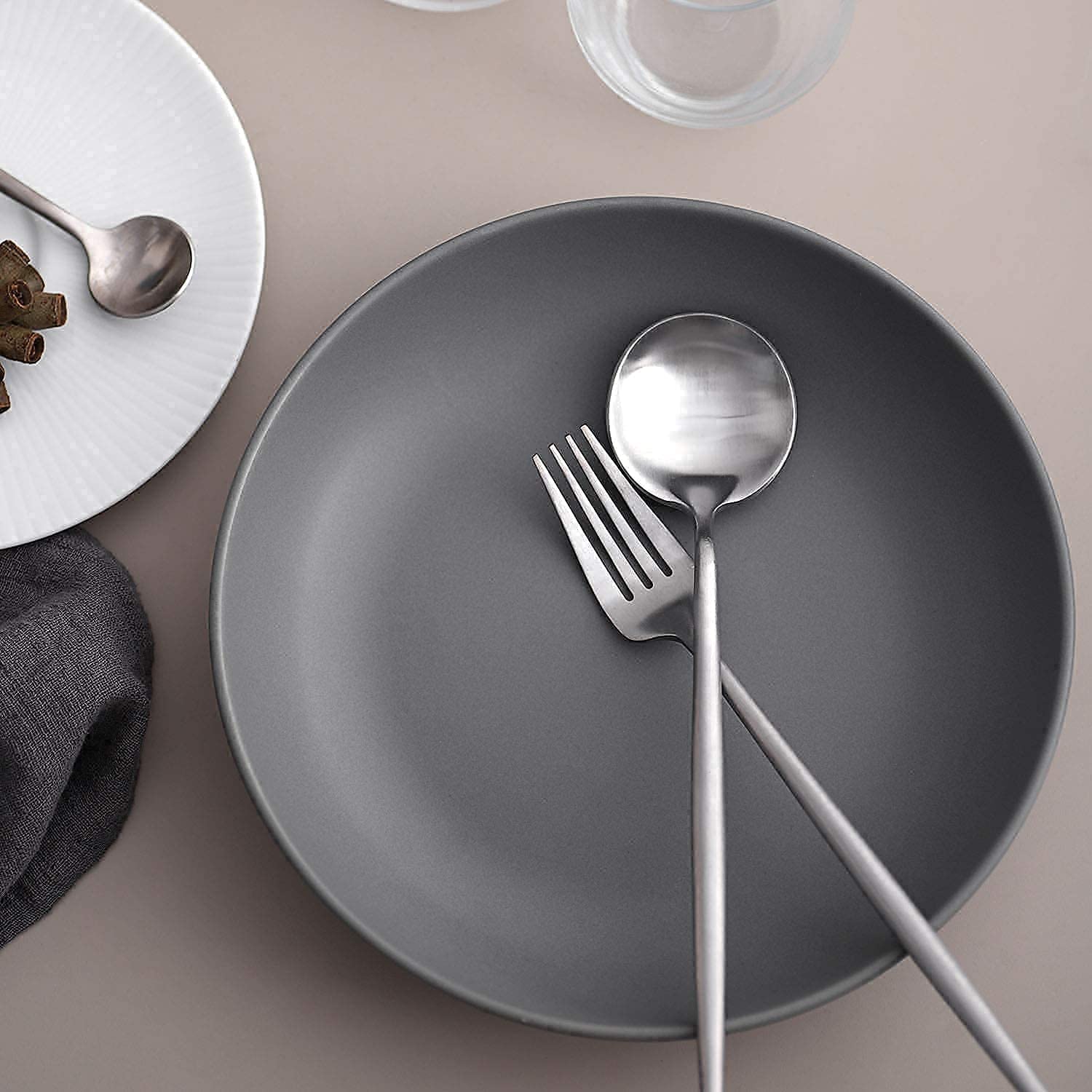 YYHY matte grey tone complements any table setting and decor.