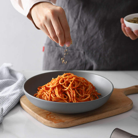 YYHY pasta bowls with wide flat design enhances plating and portion presentation.