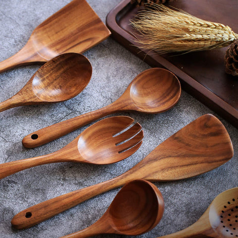 YYLTJR serving spoon designed for generous scoops and easy serving.