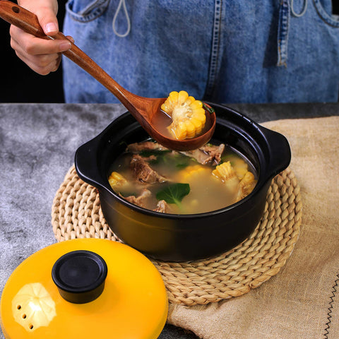YYLTJR spatula with sturdy edge for flipping and scraping.