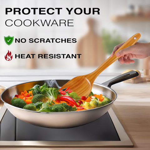 Z&YOU Salad spoon in teak for dressing and portioning.