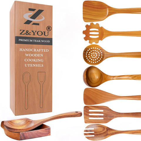 Z&YOU Turner spatula in teak for non-stick pan protection and precise flipping.