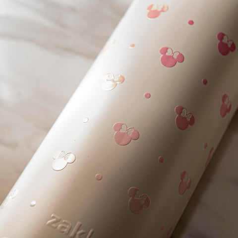 Zak Designs Minnie 3D artwork bottle detail highlighting raised design and grip.