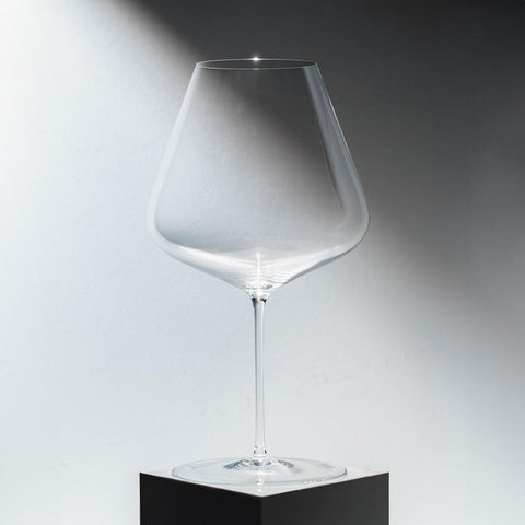 Zalto Denk'Art Burgundy red glass hand-blown for premium feel.