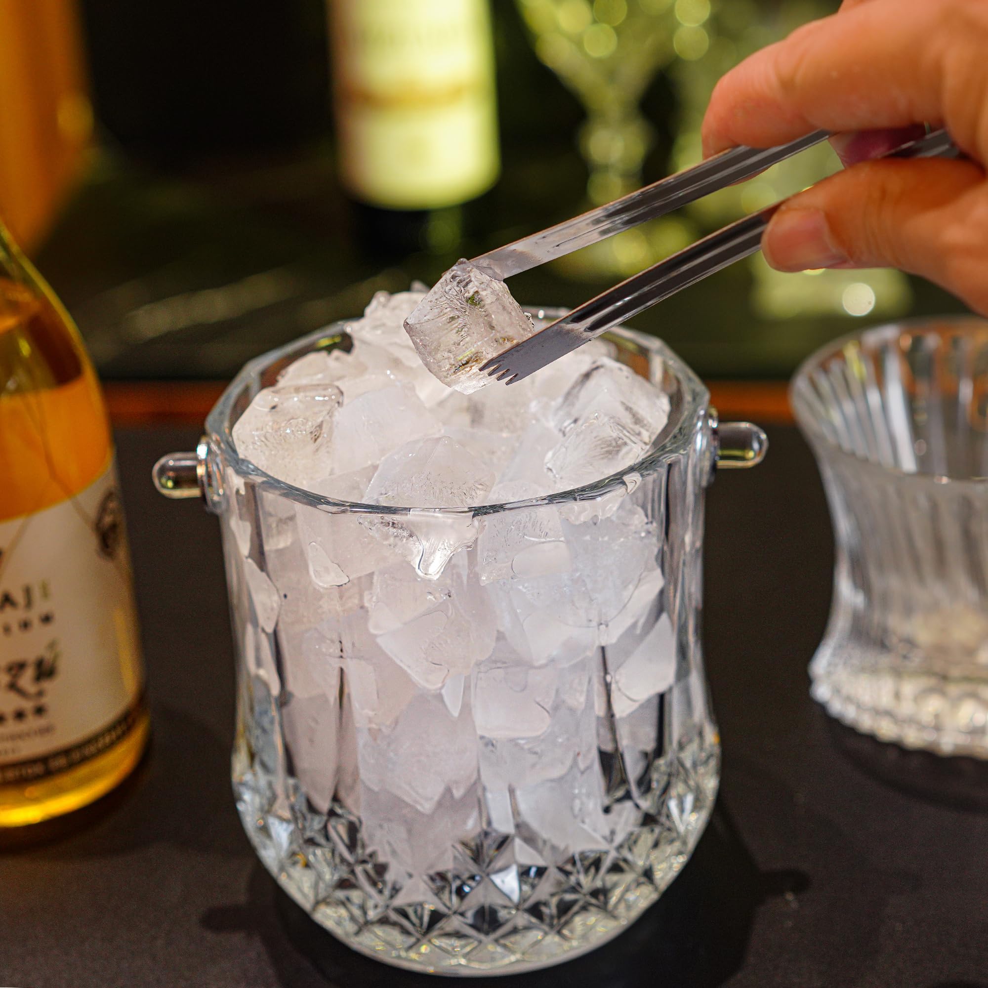 ZEERSHEE easy-clean glass design simplifies post-party cleanup
