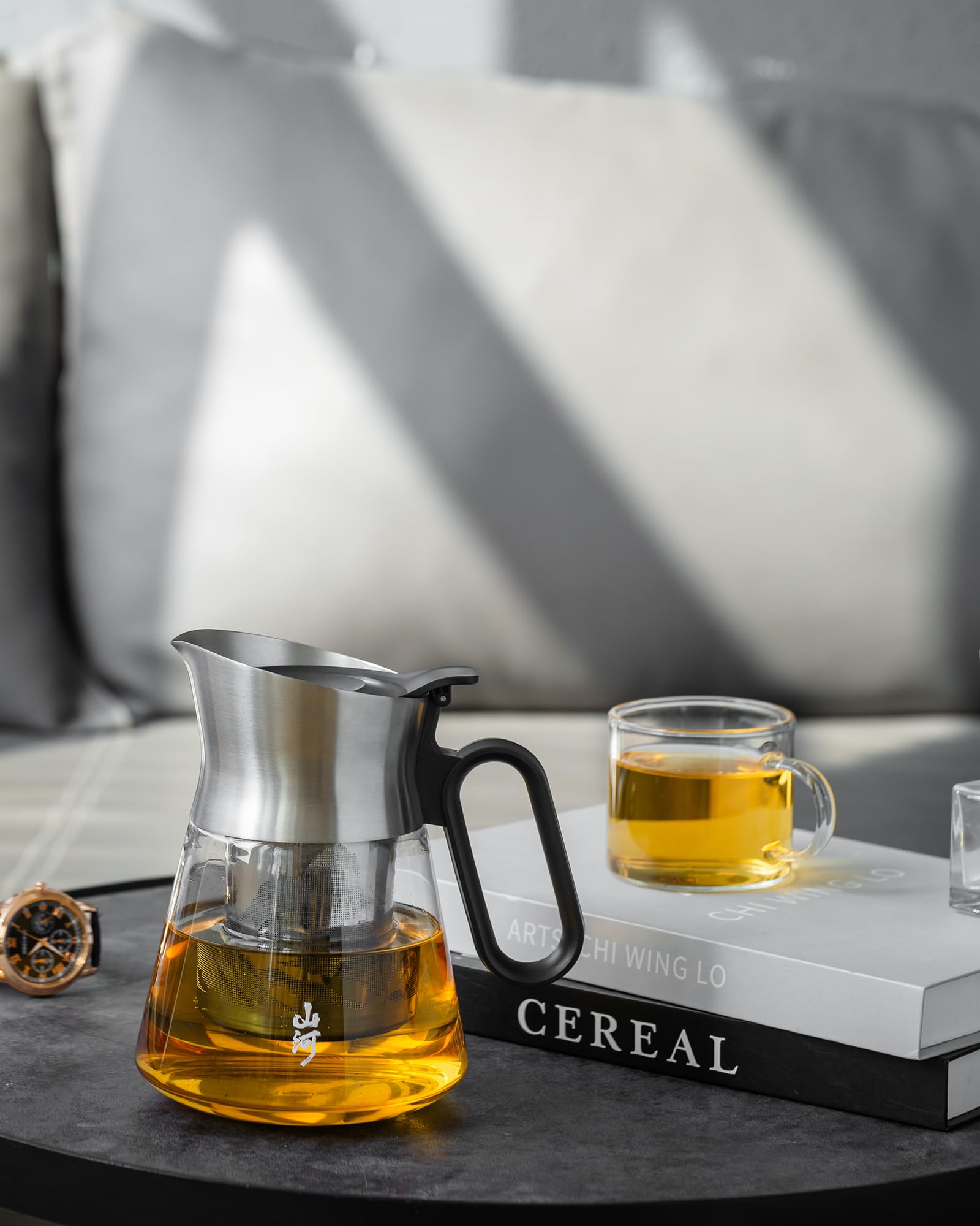 ZENS dishwasher-safe teapot simplifies cleaning after use.