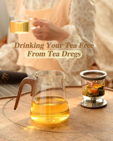 ZENS splash-free pour from clear glass teapot spout