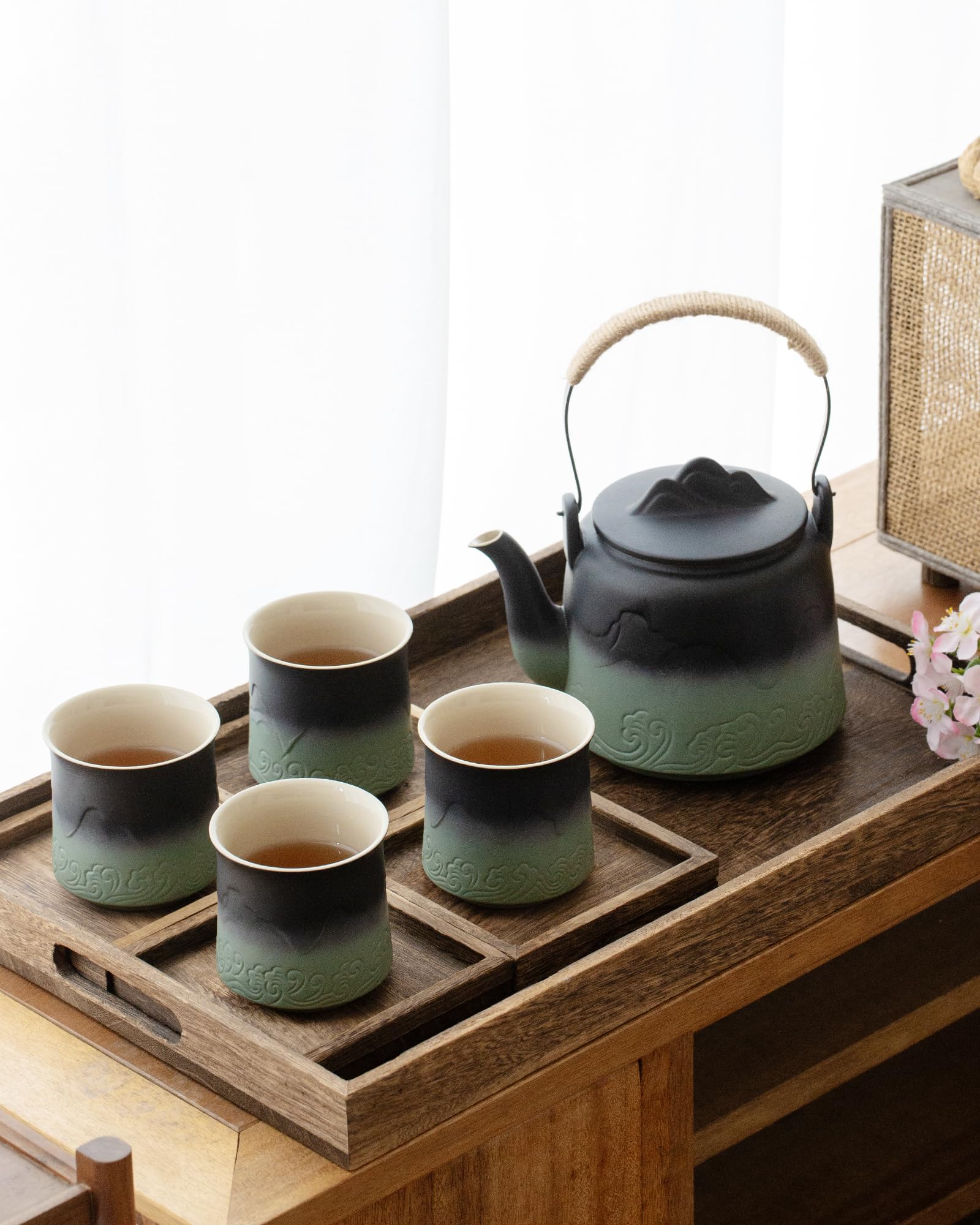 ZENS gift-ready tea set with packaging for gifting.