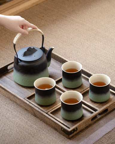 ZENS tea cups pair with the pot for complete set.