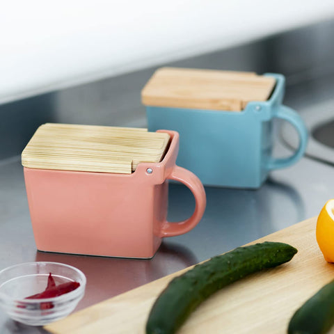 Zero Japan Bee House lead-free ceramic body with smooth glaze finish.