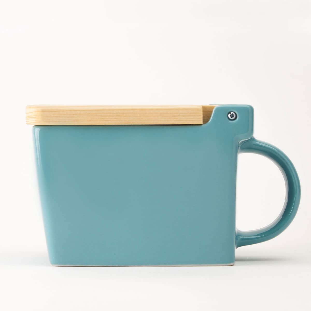 Zero Japan Bee House salt box with Hinoki lid on ice-blue glaze keeps salt fresh.