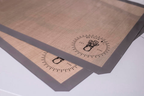 ZETHYR STREET durable silicone mat resisting staining over time