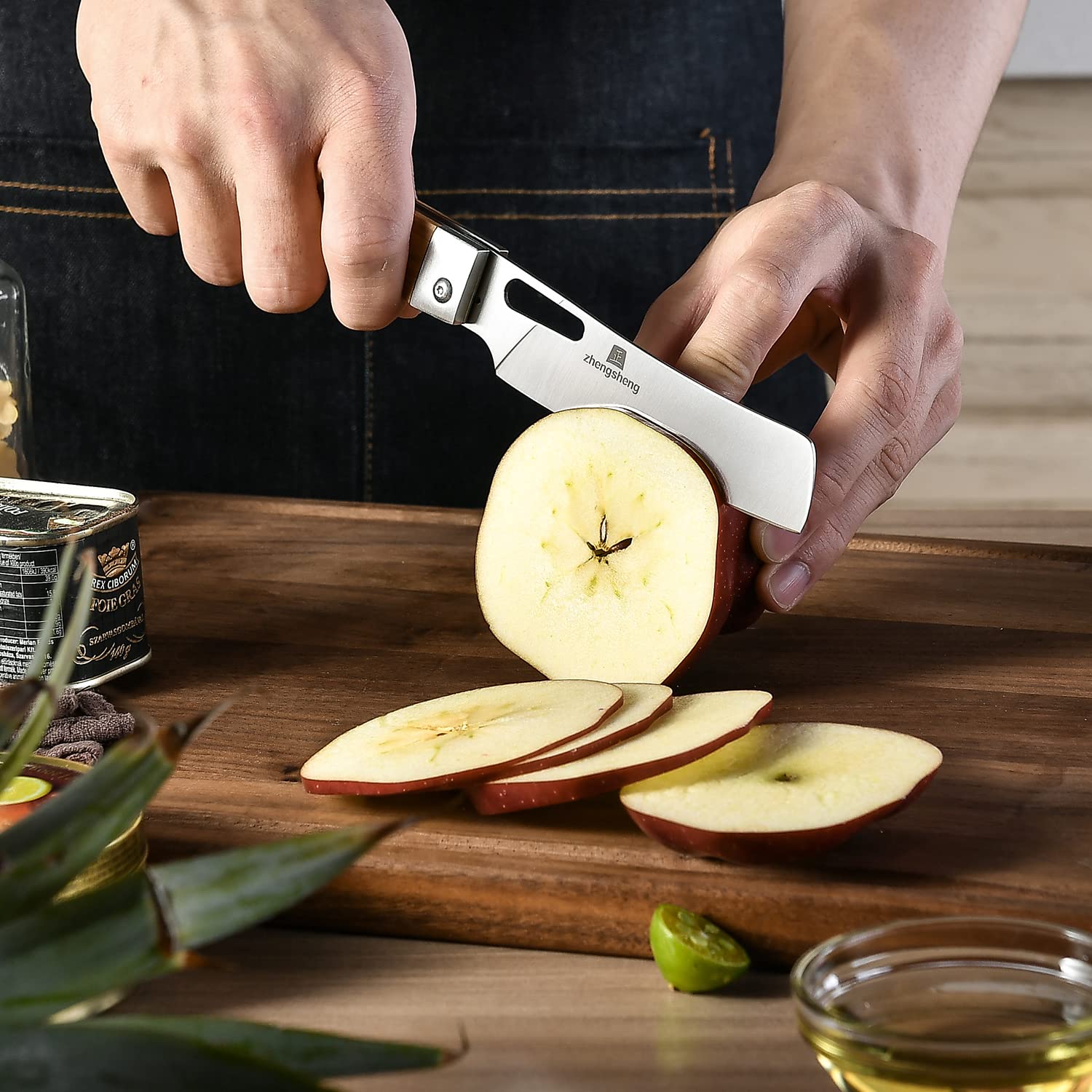 ZhengSheng folded knife fits pocket for convenient carry on trips.