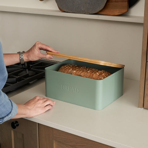 ZICOTO bread box design emphasizes ventilation to maintain bakery-fresh texture.