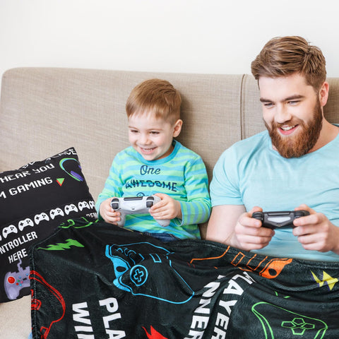 Ziliny 20 oz cup with spill lid keeps drinks secure during play