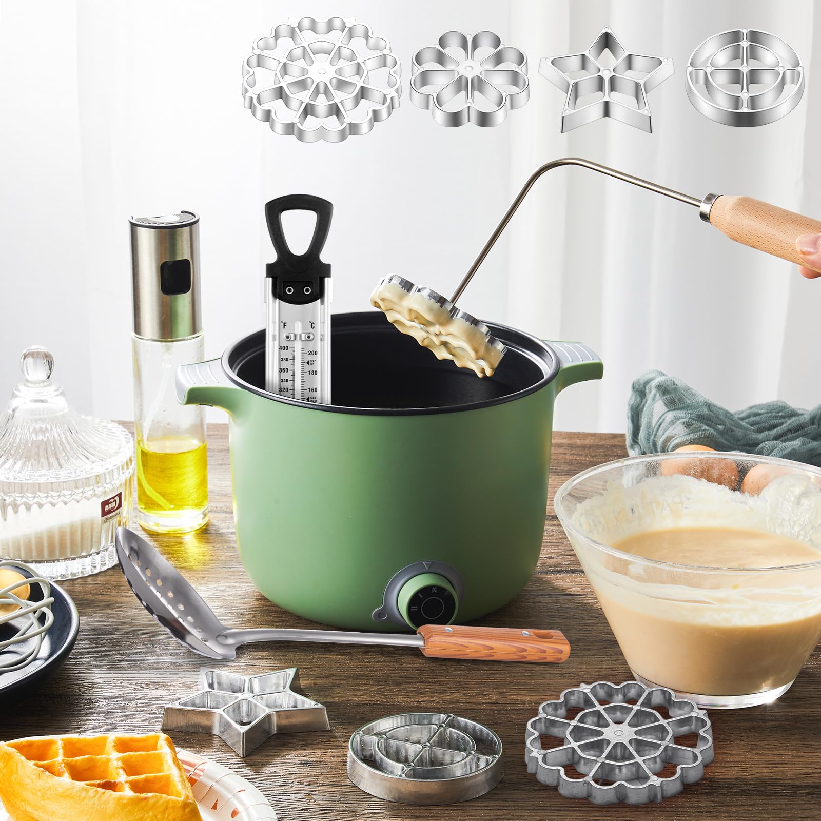 Ziliny sugar shaker for light, even sugar dusting