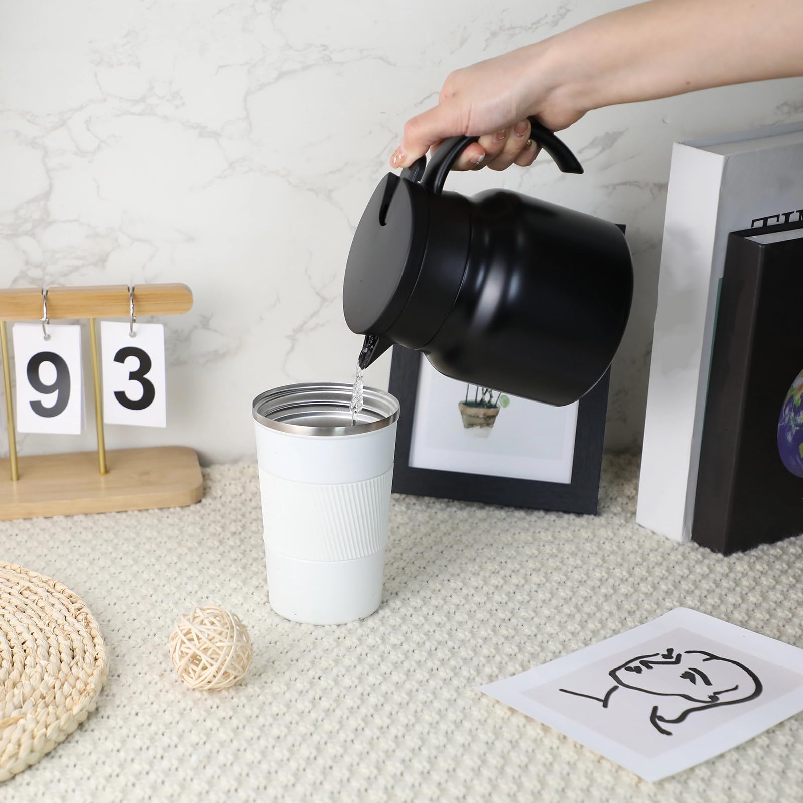 Ziliny carafe keeps hot beverages handy for mornings and office breaks.