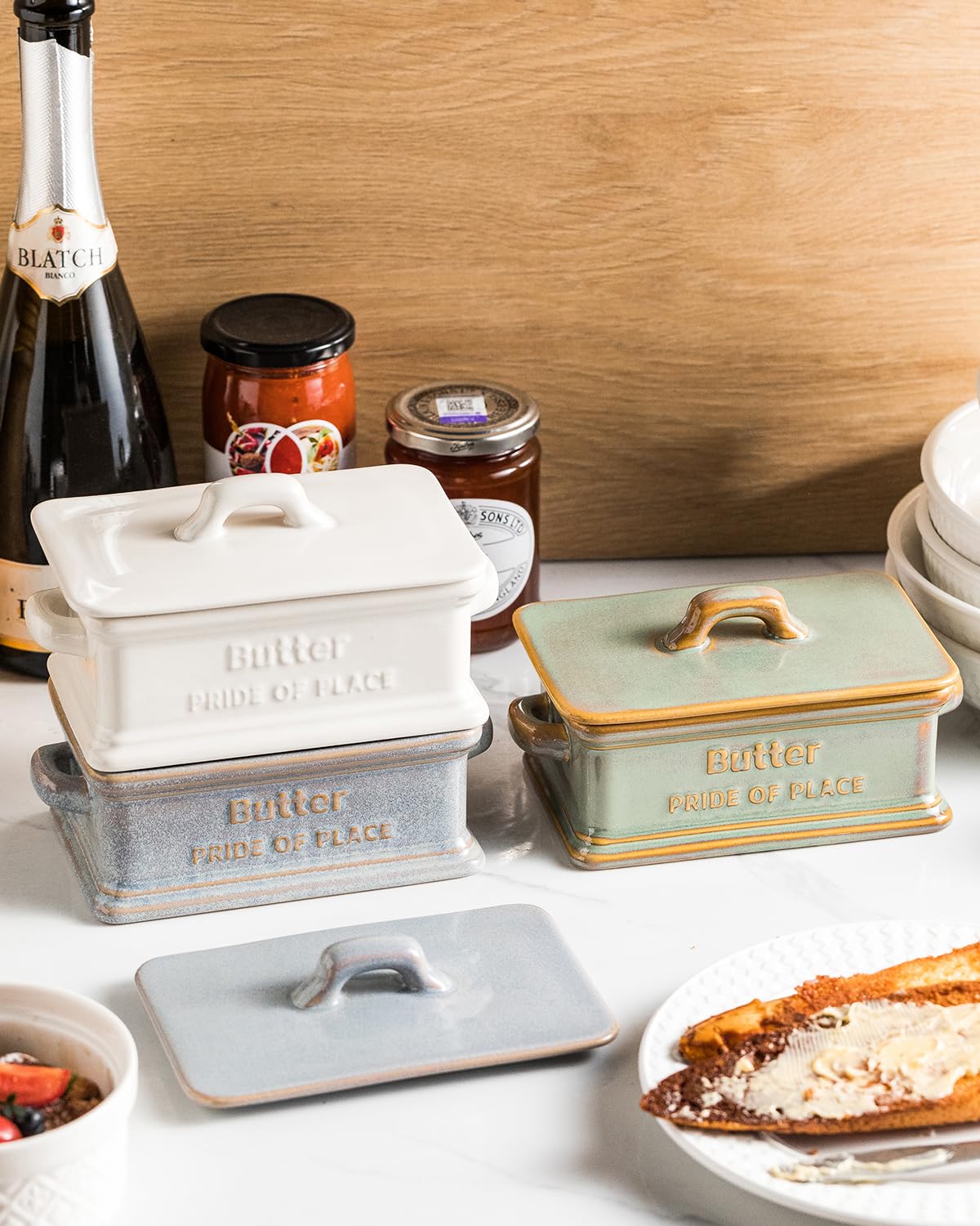 Zoeeker butter dish makes a thoughtful gift for kitchen lovers