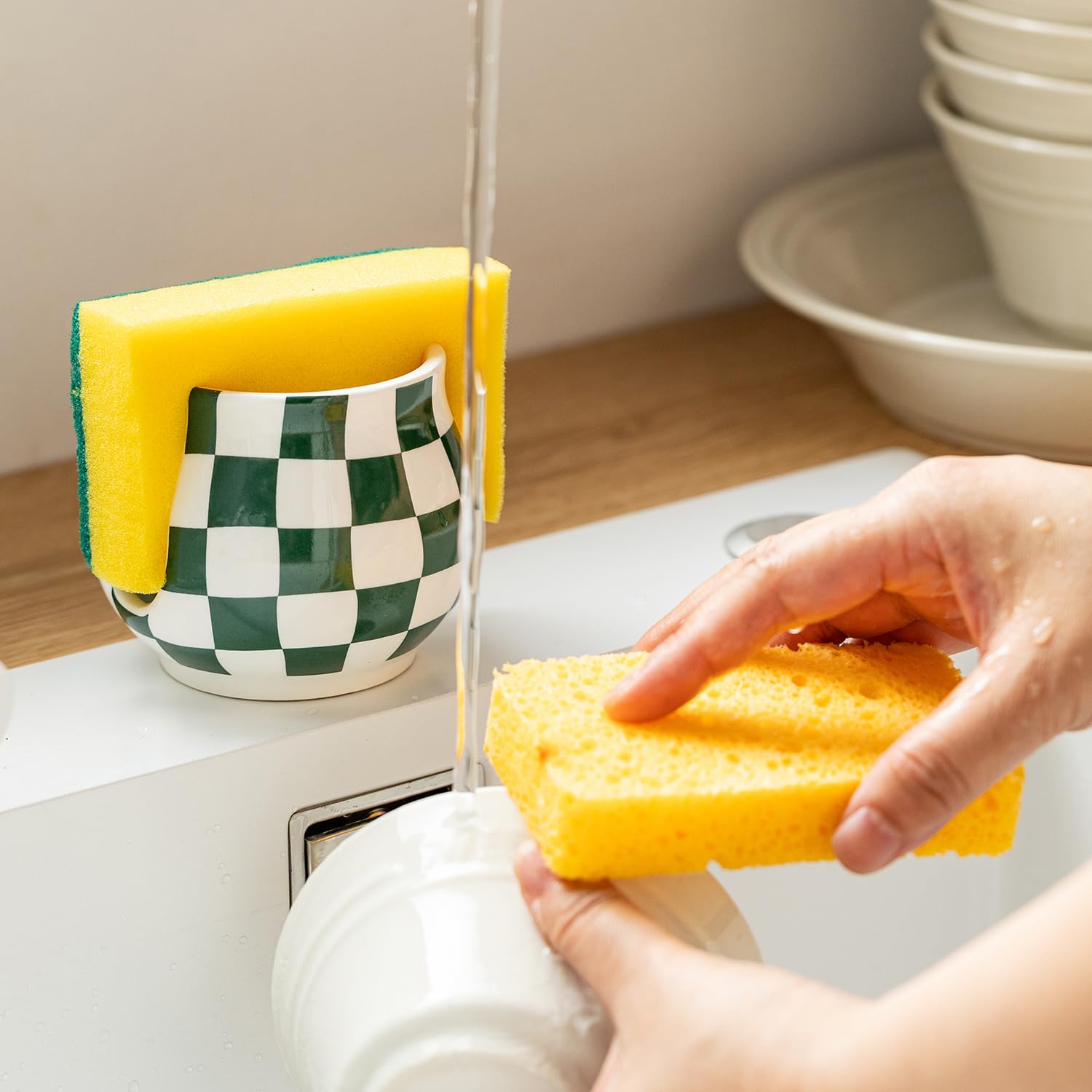 Zoeeker sponge holder for kitchen and bathroom reduces countertop clutter