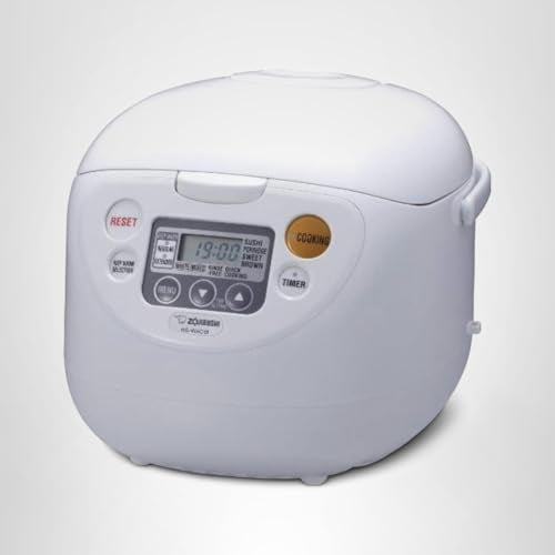Thick inner cooking pan provides even heat for consistent results.