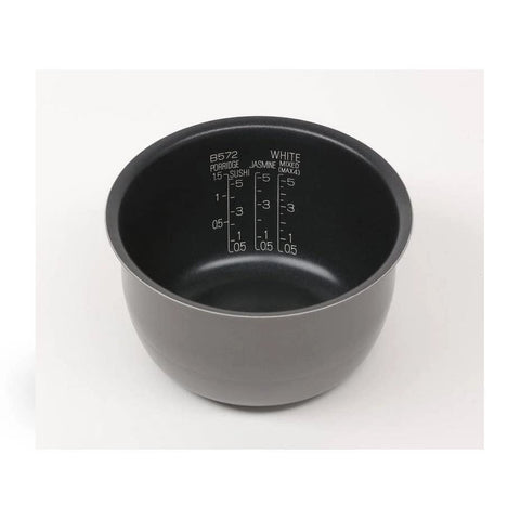 Zojirushi NP-NWC10XB flat interior simplifies quick wipe-downs after cooking.