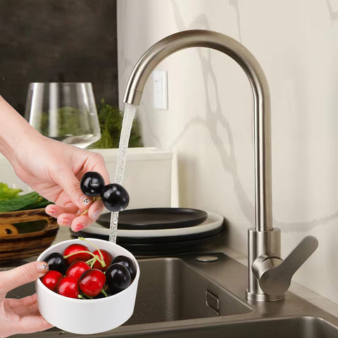 ZOOFOX round serving tray with lid neatly holds vegetables, fruit, and nuts