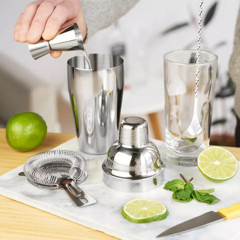 ZPUFAW stainless steel strainer for precise pours and clarity