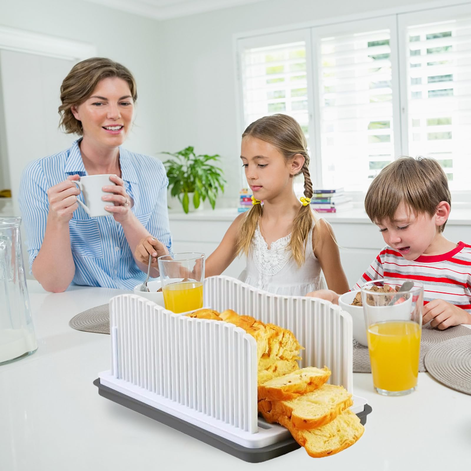ZQZXD dishwasher-safe bread slicer for easy cleaning after baking.