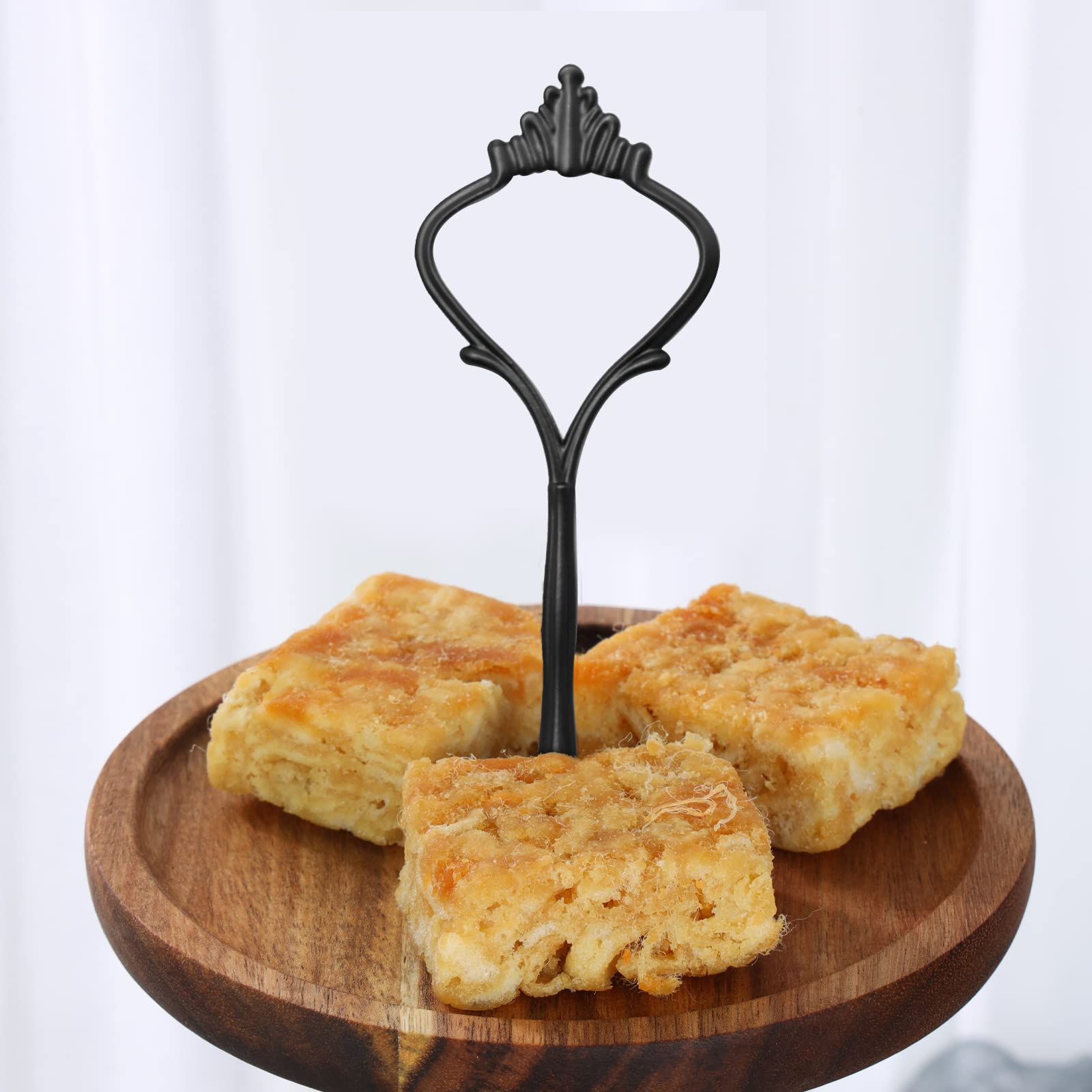 ZUDKSUY silicone molds pair with stands for versatile cake shaping.