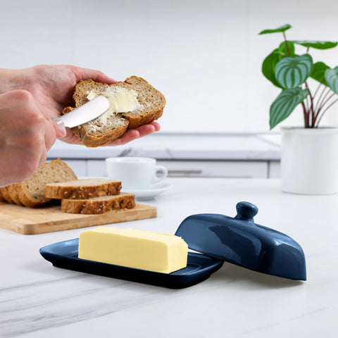 Zulay Butter Dish raised edges prevent butter from sliding during cutting