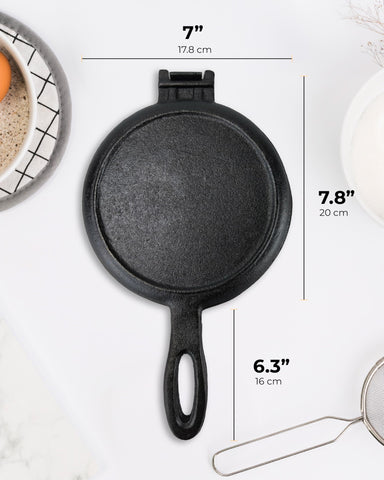 ZURRITO pre-seasoned cast iron waffle iron ready to begin cooking