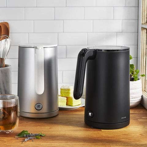 ZWILLING Enfinigy concealed heating elements keep the interior clean.