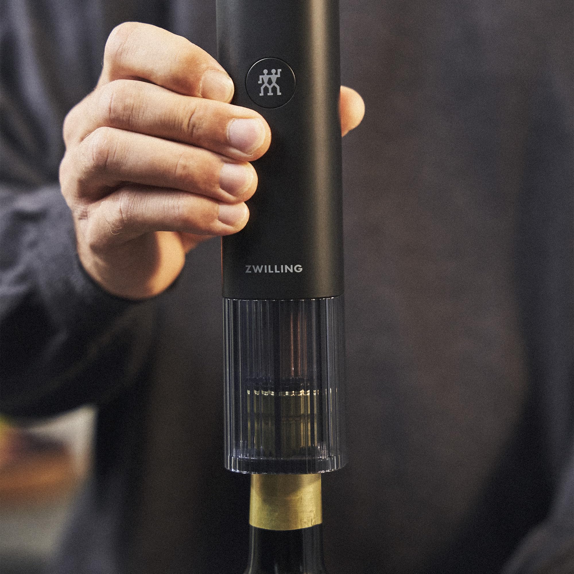 ZWILLING ENFINIGY battery indicator shows long-lasting charge for many openings