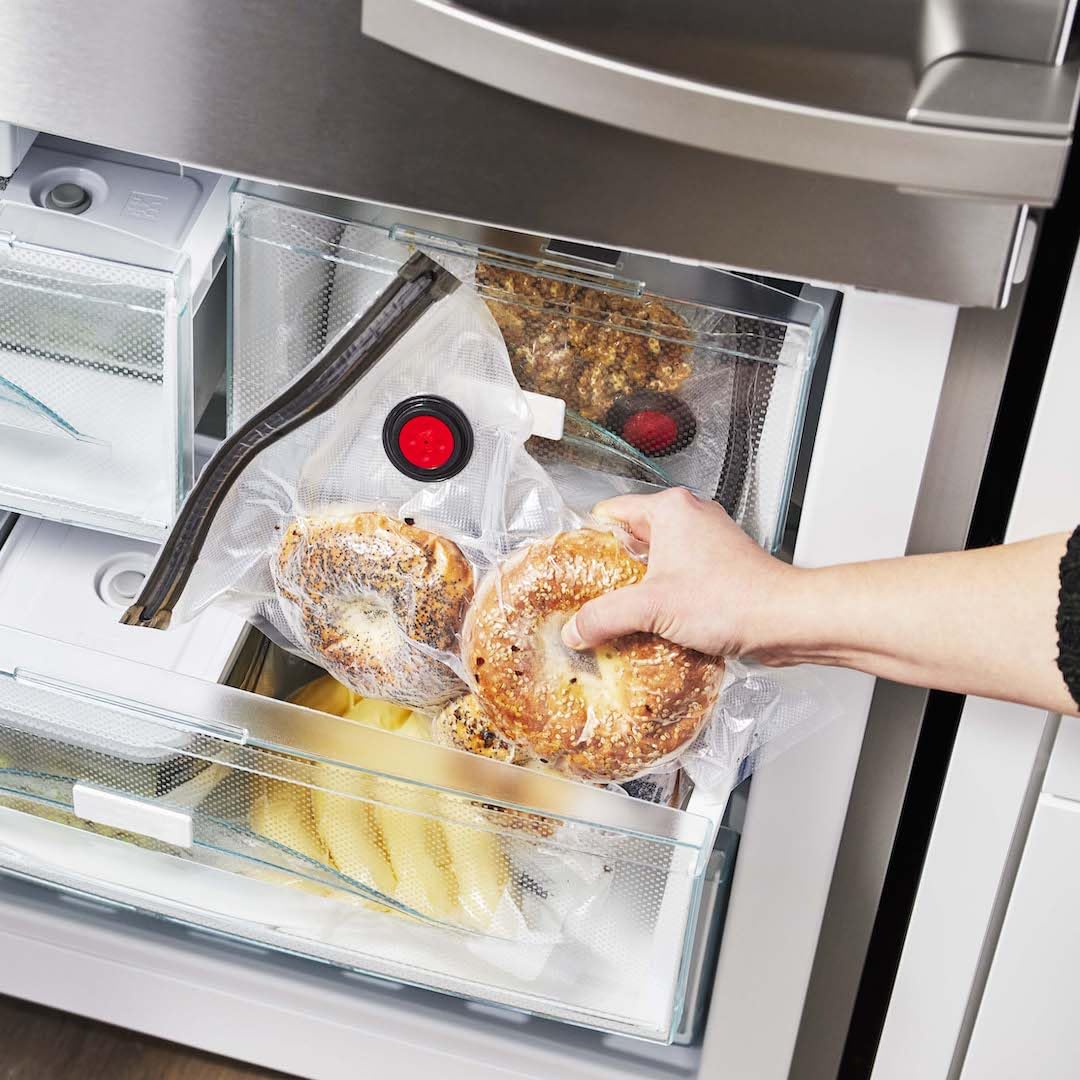 ZWILLING Fresh & Save medium bags, ideal for portioned meals and produce.