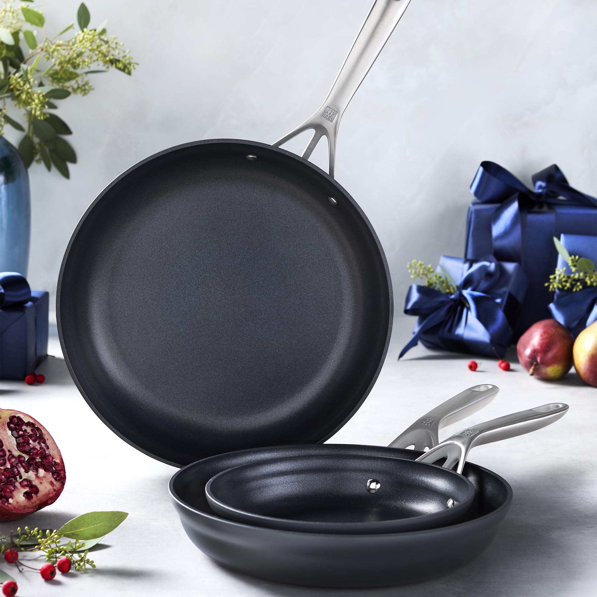 ZWILLING Motion 3-piece set ready for versatile cooking tasks on the stove