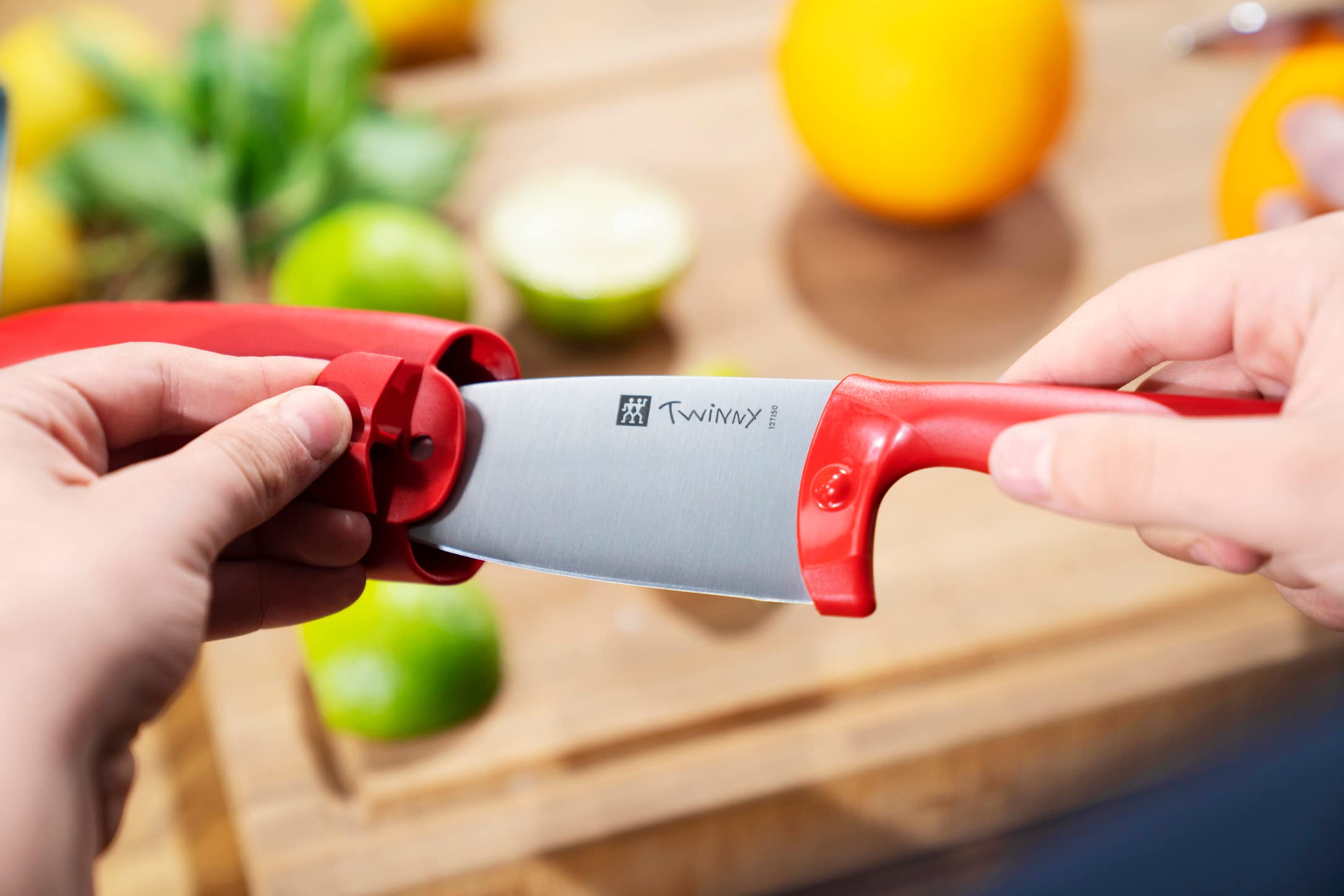 Zwilling Twinny plastic handle provides secure grip for confident pre-school chefs.