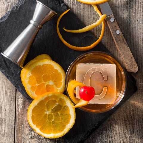 ZXYJJN mold-lid design helps prevent odors and keeps cubes tidy.